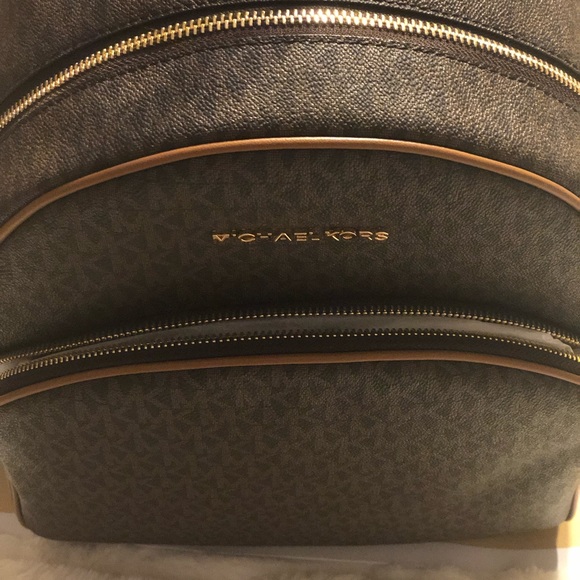 Michael Kors - Monogram Backpack - Picture 3 of 8